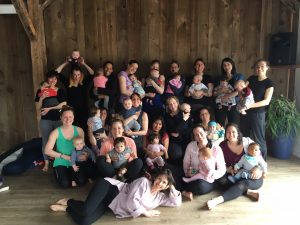 retraite yoga maman bebe - activite postnatal - conge de maternité - meditation avec bebe - maman avec bebe